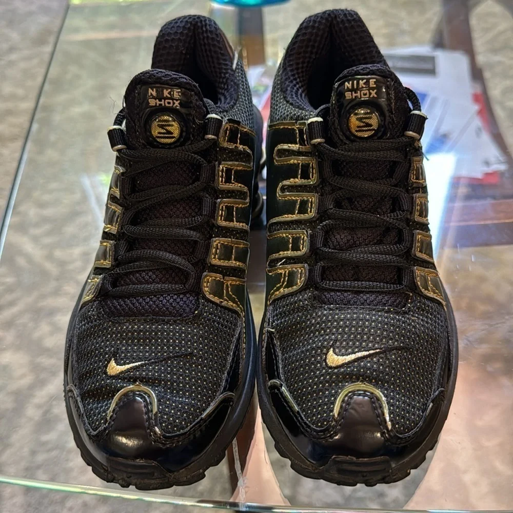 Nike Shox Youth Size 4Y Retro Y2K Black Gold Unisex Boy Running Shoes Sneakers - Picture 2 of 11